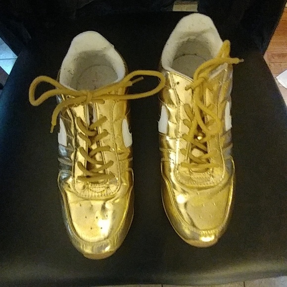 shiny tennis shoes